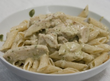 Fejedelmi tejszínes csirkemell fokhagymásan, bazsalikommal 20 perc alatt!!