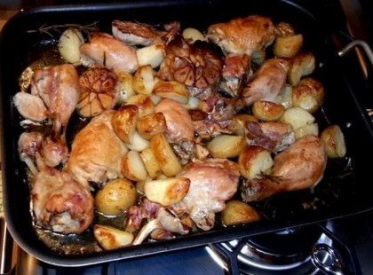 Mennyei tepsis csirke, újburgonyával vajban sütve! Ízletes étel, amit nem lehet megunni!