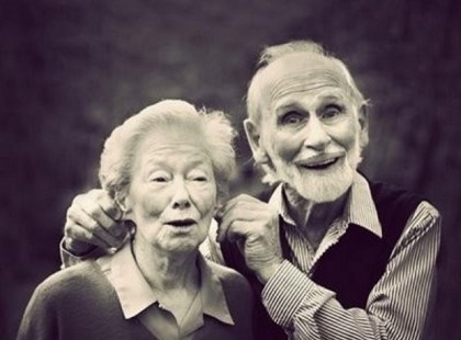 Egy idős férfi bevallotta feleségének, hogy egész életében hazudott. Mit tett a feleség? Elsírtam magam!