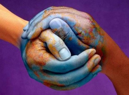 Oly korban élünk most ezen a földön, ahol az ember már úgy elaljasult, hogy dolgoztatná egy szelet kenyérért az elesettet, bár tudja: könnye hull.