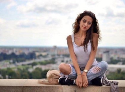 Anyja elhagyta, mindenki kinevette, mégis 5 angliai egyetemre vették fel a roma lányt!