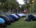 Ilyet se láttál még: iszlám imaszertartás a volt Köztársaság téren