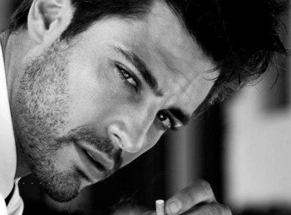 Egyben biztos lehetsz: senkit nem érdekel a problémád. Senki nem akar rossz kedvűen, nem szeretnének foglalkozni a gondjaiddal. Ebben a világban ne várj igazságot, ne számíts törődésre vagy önzetlenségre. Ritka. S ha találsz valakit, aki a nap végén megkérdezi hogyan vagy, és őszintén érdekli a válasz... az több, mindennél.