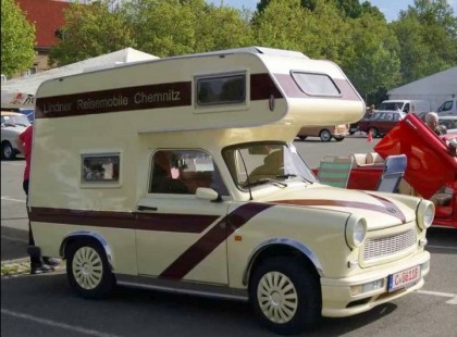 Akkor Go, Trabi Go! :) Mert Trabanton szállni élvezet, gyorsabban száll, mint a képzelet! Ebben az esetben egy szuper Trabi 