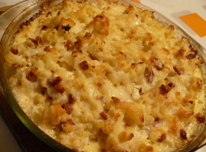 Csábító rakott karfiol, ahogy még biztosan nem kóstoltad! Tele tojással és kolbásszal, mennyei!!