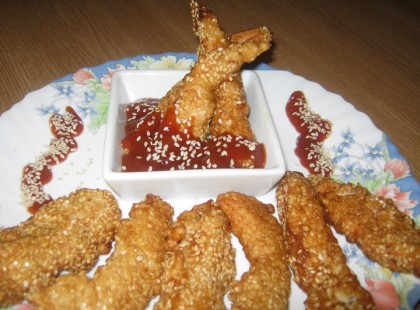 Mennyei fokhagymás csirkemellcsíkok, szezámmagos bundában! Omlós és ízletes falatok!!