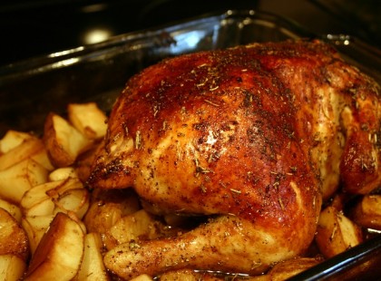 Csábító fűszeres csirke, fokhagymás burgonyával – tökéletes hétvégi ebéd!!