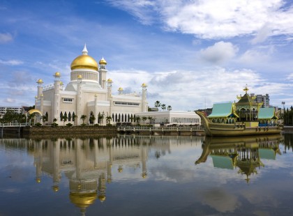 Az ország, ahol nincs adó Ingyenes orvosi ellátás, alanyi jogon járó lakások, gyönyörű paloták, lélegzetelállító parkok és meseszép trópusi tájak.
