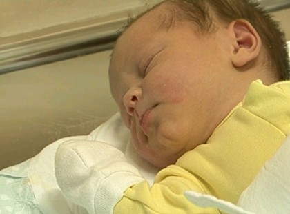 KELENGYEPÉNZ - AKÁR 99 EZER FORINTOS TÁMOGATÁST IS KAPHATSZ HA KISBABÁD SZÜLETETT! Egy alig ismert támogatás, melyet az önkormányzattól igényelhetsz! Nem minden városban van! EGYSZERI TÁMOGATÁS, NEM RENDSZERES! ITT TÁJÉKOZÓDHATSZ : KÉRLEK segíts Te is egy megosztással, hogy minél több kismamához, anyukához eljusson a támogatás lehetősége, mert sokan nem is tudnak a létezéséről pedig járna nekik! KÖSZÖNJÜK HA MEGOSZTOD!