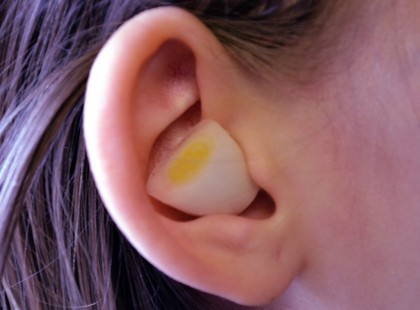 Hihetetlen! Ezért tegyél egy kis darab hagymát a füledbe!