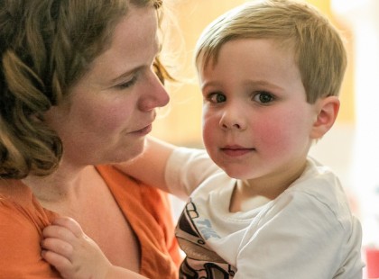 Egy elhunyt kisfiú megható levele édesanyjához: „Mindig is a mamám maradsz, és szeretni foglak örökké!”