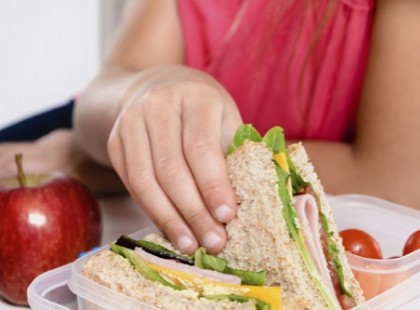 Kedves barátaim és ismerőseim! Tegnap 2015. augusztus 28-án 16 óra 36 perckor Miskolcon az MVK Zrt. 622-es azonosító számú 1-es villamosán olyan atrocitás ért, amelyről azt gondoltam, hogy érdemes megosztanom veletek