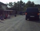 TOROKSZORÍTÓ VIDEÓ: SZÁZAK FOGADTÁK TÉRDEN ÁLLVA AZ ELESETT KÁRPÁTALJAI FIÚT