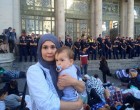 Kalandvágyó anyukaként úgy döntöttem, ideje kipróbálni, milyen az, ha ma Magyarországon az ember lánya egy kendővel a fején próbál szerencsét a Keleti pályaudvar környékén.