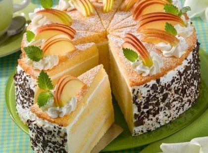 Réteges túrós almatorta