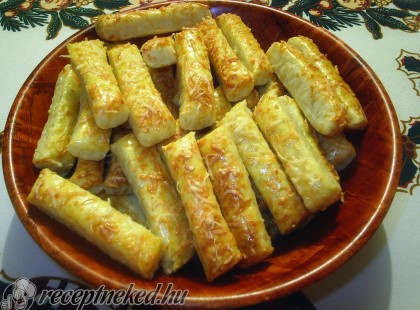 Sajtos rúd recept - Kívül ropogós, belül pedig isteni omlós! - Ezt a legegyszerűbb és legfinomabb sajtosrúd!