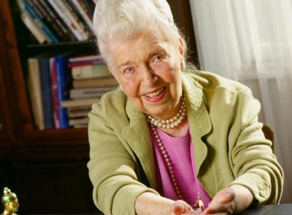 „Amiben most élünk, egy átmeneti állapot. Mindenki, mindenki ellen. Borzalmas vad erők tombolnak. Nagyon sokan kerülnek olyan helyzetbe, hogy úgy érzik, nincs belőle kiút. Pedig van, de csak egyéni!