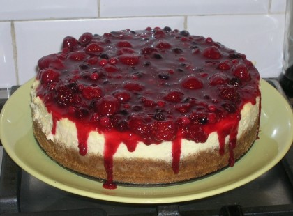 Sütés nélküli gyümölcsös túrótorta – mennyei finomság, ami csodásan mutat!