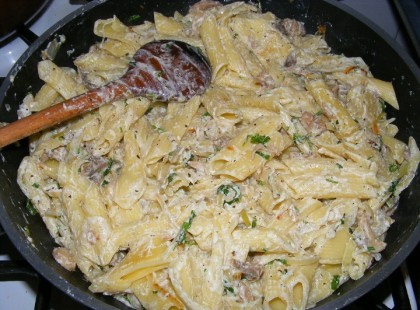 Gombás sajtos tészta alig 20 perc alatt! Csábító étel, ha gyors és mennyei vacsira vágysz!