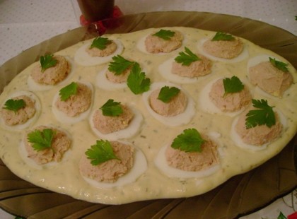 Csábító töltött tojás – fenséges tormakrémes öntettel! Elmondhatatlanul finom!!