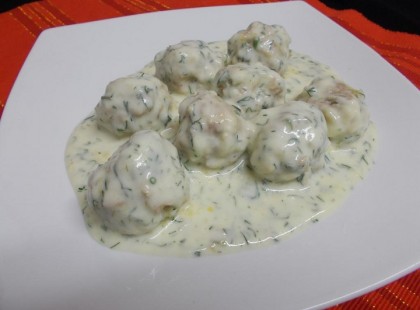 Mámorító húsgombócok fokhagymás szósszal – pompás főétel!!