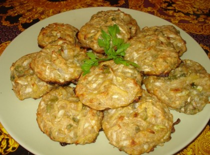 Cukkinis burgonyás golyók a sütőből – csodás íze van és percek alatt összedobható!