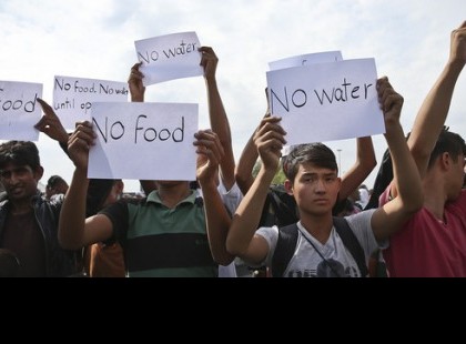 Havi 2000 Eurót követelnek a migránsok,éhség sztrájkba kezdtek!
