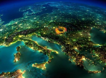 Erdélyben égnek a lármafák. Mint élő seb a világ testén.