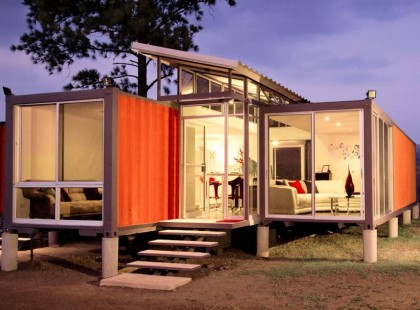 70 nm konténer lakóházak érkeznek Magyarországra. Áruk 3,5 m FT