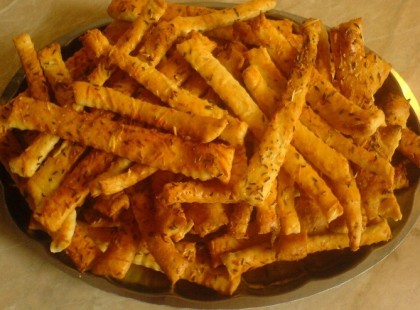 Csodás krémsajtos rudak – tökéletes ropogtatni való! Olcsó és finom!