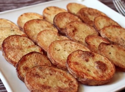 Ez a legfinomabb tepsibe sült krumpli receptje. Kár, hogy kevesen ismerik!