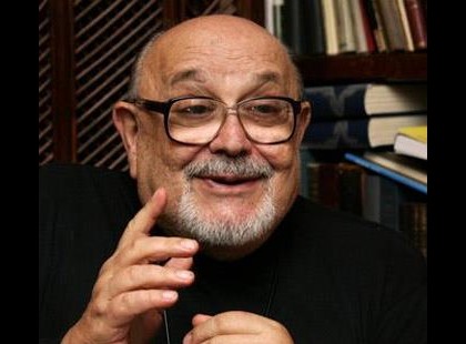 Ha én azt mondom valakinek, hogy szeretlek, nagyon szeretlek – ezt én nem tudhatom. A saját érzelmeim megítélésében nem vagyok kompetens – ezt a másik tudhatja. Ha egy nőnek azt mondom, hogy nagyon szeretlek, ő tudja, hogy ez igaz, vagy nem, nem én. Mert ha könnyebb velem az élete, ha szabadabban él, ha jobban el tudja viselni az élet terheit, akkor szeretem. Ha rosszabbul él velem, ha bűntudatosabban él, ha mindenféle terhei megnövekednek mellettem, akkor nem szeretem. De ezt ő tudja eldönteni, nem én. Én csak mondom. És ez viszont is így van. Azt mindig a partner tudja, hogy szeretik-e vagy nem.