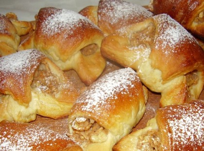 Almás fahéjas kifli élesztő nélkül! Csodás finomság, ami varázslatosabbá teszi a hétköznapokat!