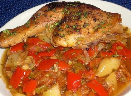 Ínycsiklandó lecsós csirke – az egyik legfinomabb magyar étel!