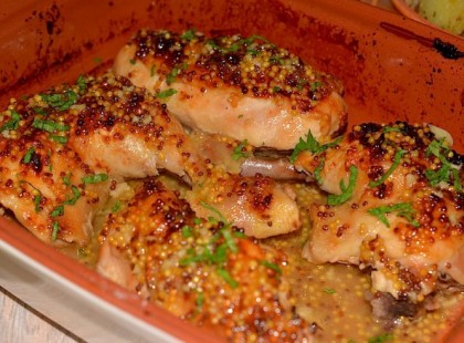 Mézes mustáros fokhagymás sült csirke – varázslatos finomság!