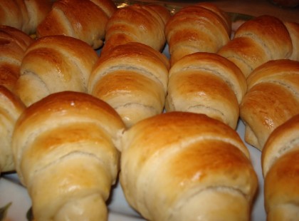 Sajtos kifli – puha tészta, olvadozó sajttal a közepén!