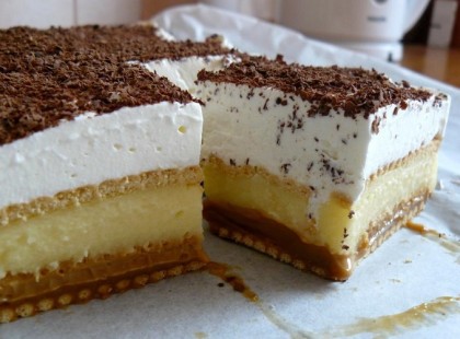 Sütés nélküli karamelles vaníliás torta – ez garantáltan megédesíti a napod!