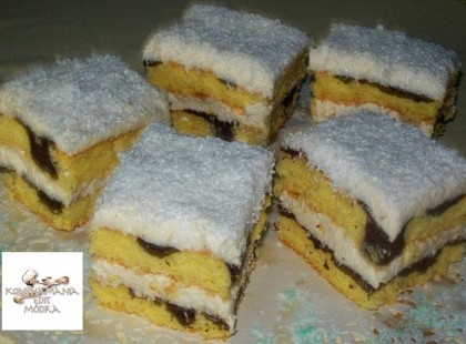 Tarka kókuszos szelet még a szomszédot is leveszed a lábáról módra :)