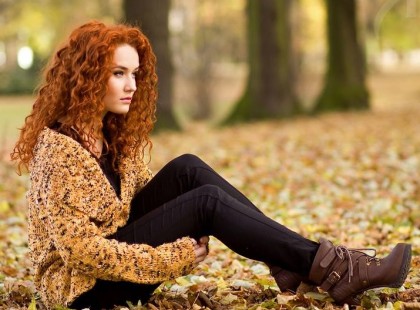 Amikor sokat gondolunk valakire, egy idő után eljutunk hozzá. Az erős érzések mindig megtalálják azt, aki iránt tápláljuk őket, s ha egy fél világ is választ el, egy-egy villanásra összekapcsolódunk. Akire szeretettel, szerelemmel gondolsz, annak mindig jelen leszel az életében. Még ha csak pillanatokra is. Így vagy úgy, a részévé válsz, mert a szereteted áthatol minden anyagon, minden akadályon és beköltözik oda, ahová akarod, hogy tartozzon. Olykor elkísér valakit, örökké... Manna OWell