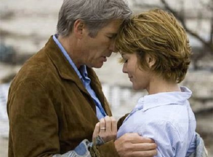 Ha szerelmes vagy, minden táncról azt képzeled, hogy igazi. Nem az! Vannak szép táncok, örömteli táncok, pillanatnyi boldogságot, kéjt és önfeledtséget adó táncok - de nem igaziak. Az igaz tánc kibírja a távolságot. Kibírja az öregedést. Kibírja az elengedést. Kibírja, hogy sokáig nem látom, nem ölel, nincs mellettem, máshol jár, messze jár, nem is gondol rám... de a közös zenét mégis hallja, s ha eljön az ideje, visszatér hozzám, és együtt forgunk tovább. (Müller Péter)