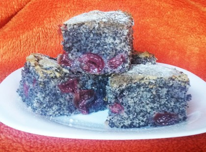 Bögrés meggyes-mákos piskóta