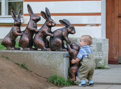 A jó nevelésnek bizony nyoma marad. Íme 3 végtelenül önzetlen kisgyerek!