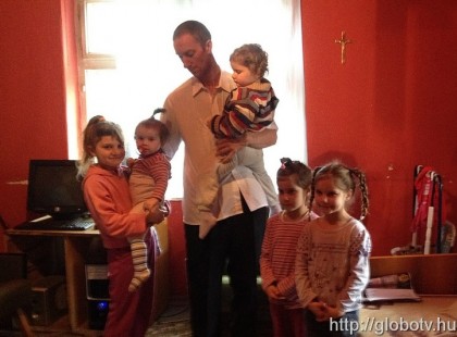 FIGYELEM ! Kedves Barátaim, Ismerősök!SEGÍTSÉGRE VÁR A MONOKI APUKA