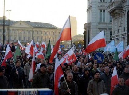 Kerítés helyett disznófejekkel védekeznek a lengyelek a migránsok ellen! Eddig sikeresen!