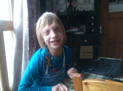 Kedves Ismerőseim!Lepjük meg ezt a csodálatos kislányt !