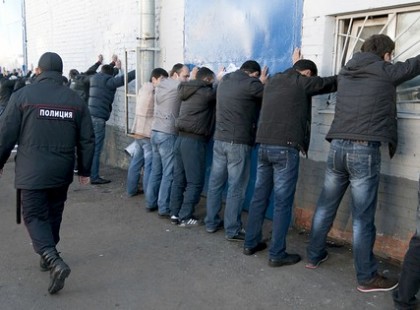 Vlagyimir Putyin elkezdte az illegális bevándorlók kitoloncolását Oroszországból