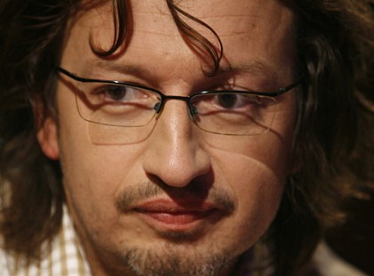 Őszintének lenni, azt mondják, nehéz. Az emberek nem mernek őszinték lenni, mert úgy tartják, akkor sérülnek. Én az őszinteséget fegyverként használom a mindennapok kommunikációjában. Ha hazudnék magamnak, akármilyen dolgommal kapcsolatban, akkor hazugságot sugároznék az engem körülvevő emberek felé is. Tehát az engem körülvevő emberek is főleg ilyenek lennének. Ez nekem rövid távon lehet jó, hosszú távon azonban nem. Azzal ámítanám magam, milyen sok jò ember vesz körül... Csernus Imre