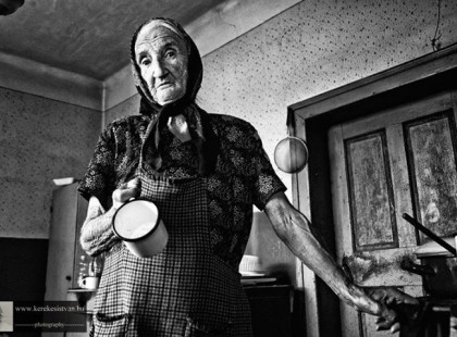 Ha majd egyszer öregnek látsz, légy türelmes kérlek, és mindenek előtt próbálj megérteni engem.