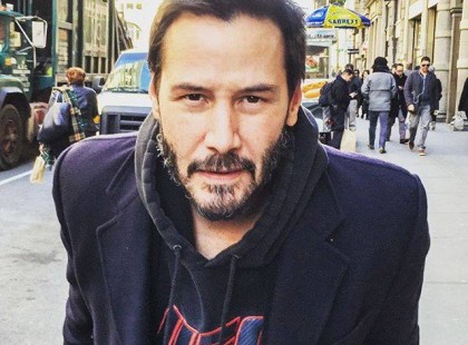 Látjátok ezeket az embereket mögöttem? Rohannak a munkába,