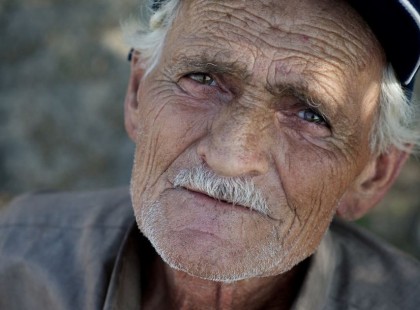 HOGYAN GYŐZTE LE AZ IDŐS PARASZTBÁCSI A KÖRMÖNFONT ÜGYVÉDET